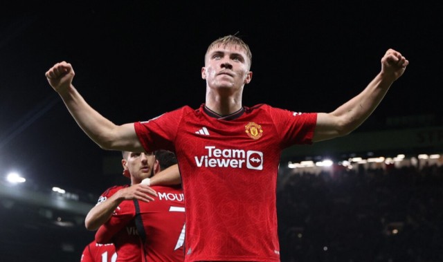  滕哈格帅位危机，曼联高层紧急磋商换帅事宜