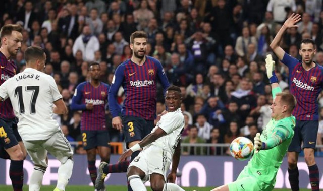  布雷斯特门将超神扑救零封巴黎  